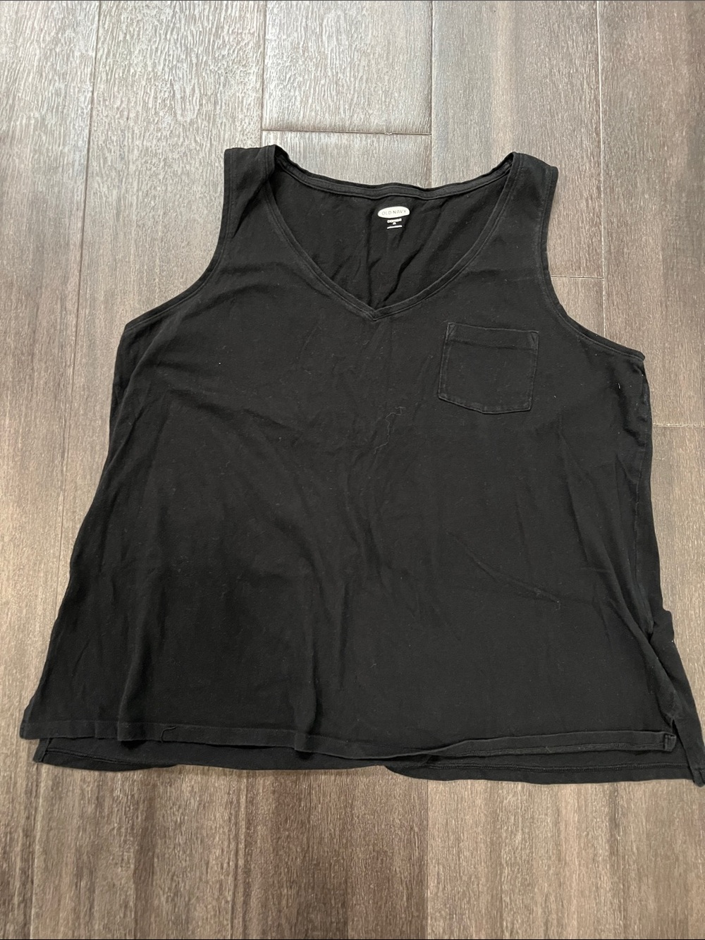 Old Navy Black V-Neck Pocket Tank - Women